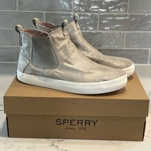 Sperry Crest Chelsea Mid Champagne Girls Booties size 6M